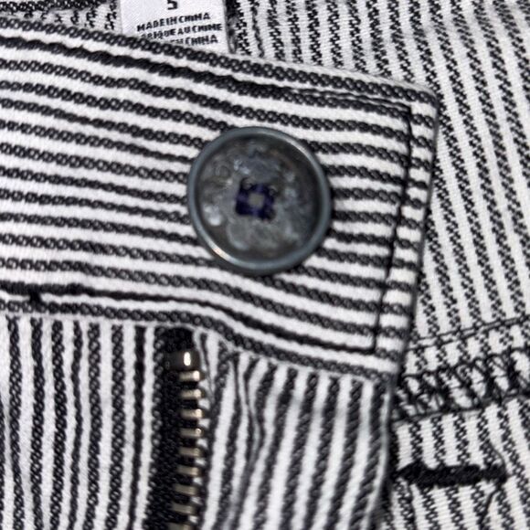 Roxy Low-Rise Railroad Stripe Cotton Shorts Pockets Black Cream Size 5 - Picture 6 of 12